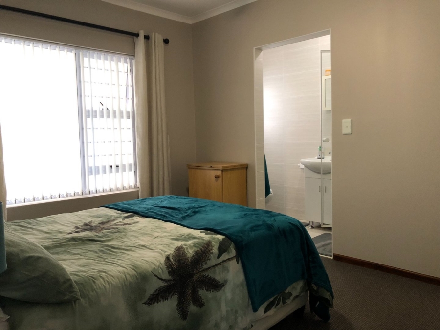 3 Bedroom Property for Sale in De Kelders Western Cape